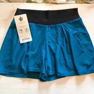 Be Up workout/yoga shorts // size small